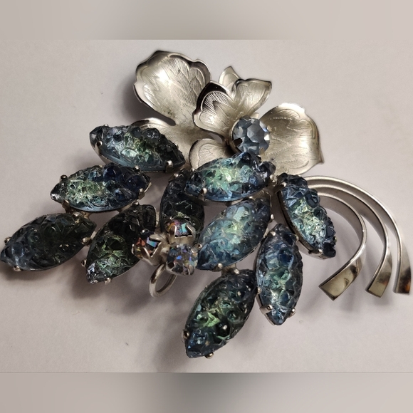 Vintage Iridescent Lava Glass Brooch - Picture 13 of 15